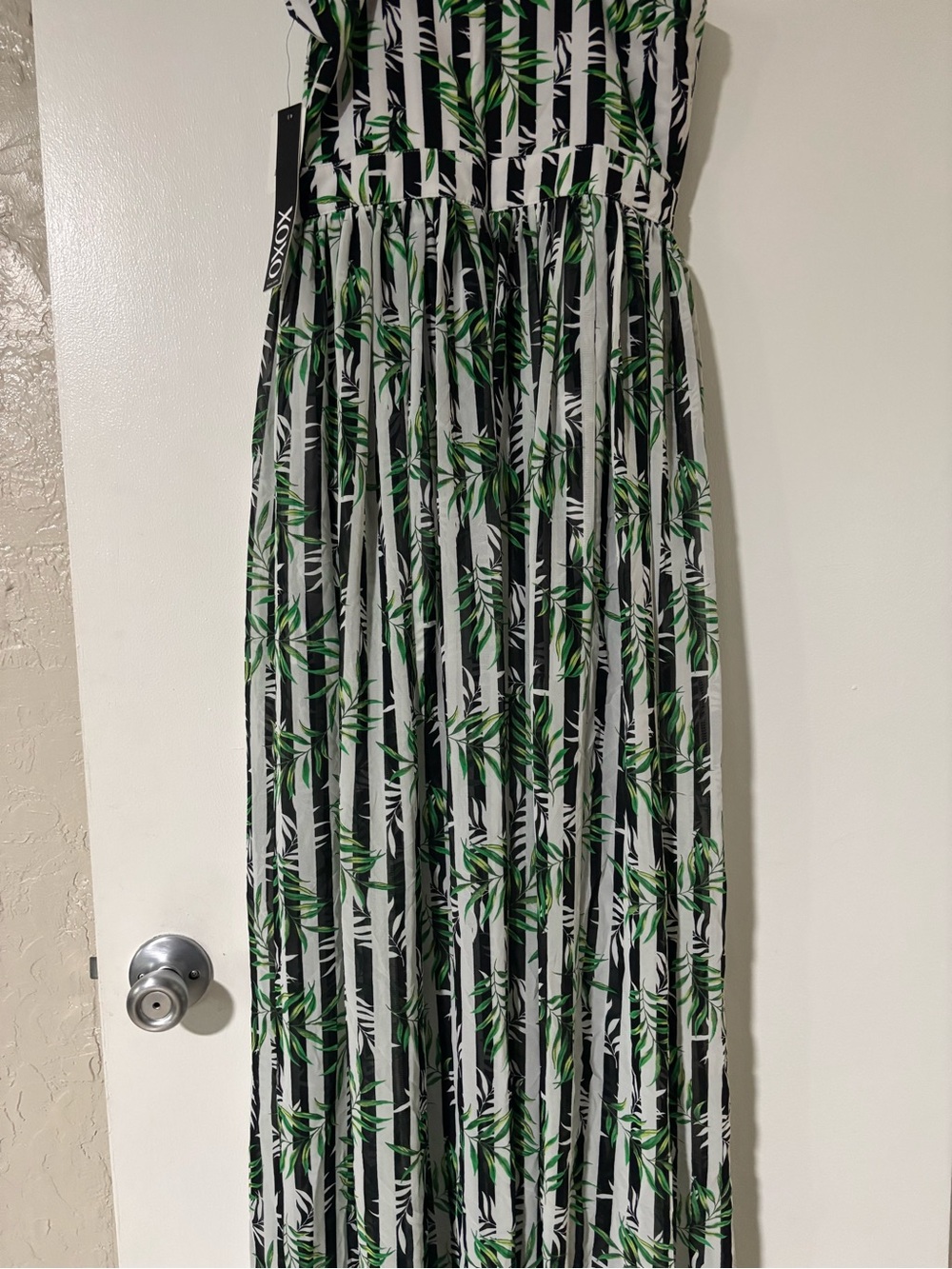XOXO Black & White Striped Romper with Green Leaf Print - Picture 4 of 7